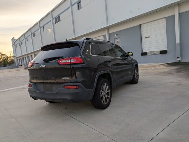 Used 2016 Jeep Cherokee Latitude w/ Comfort & Sound Group image 5
