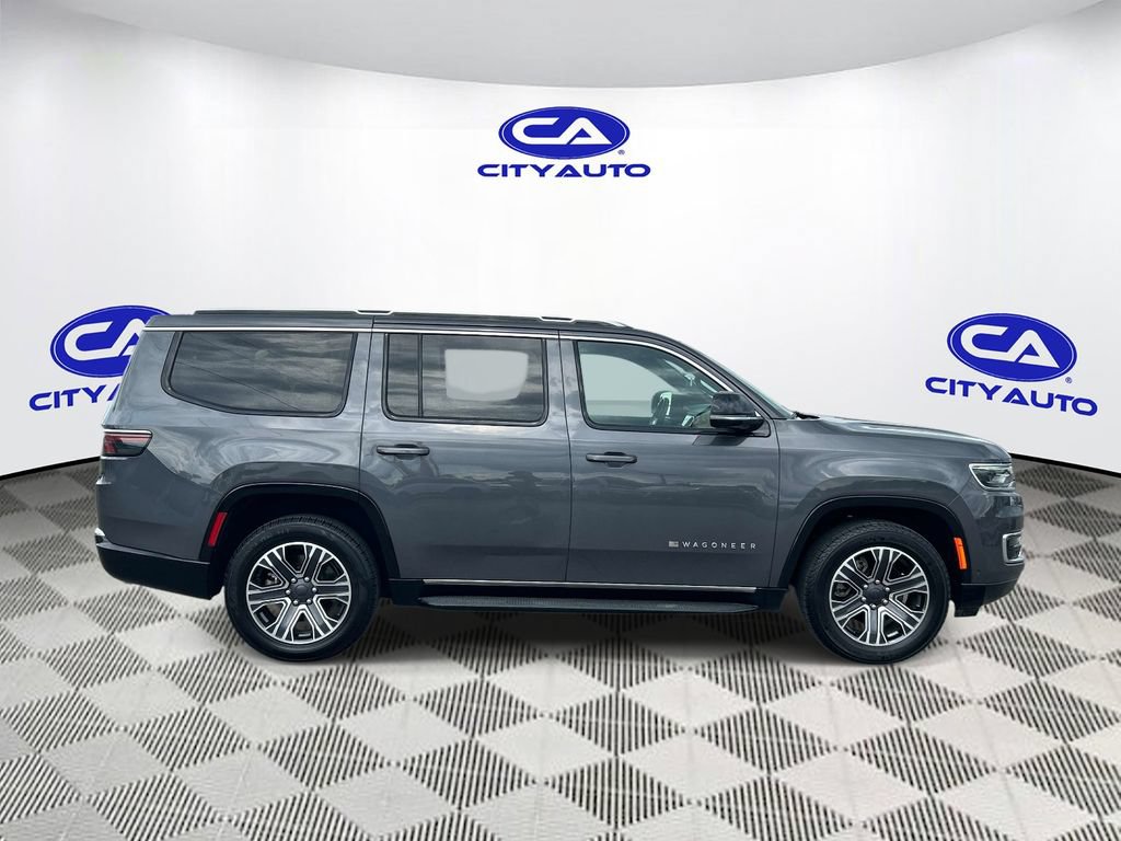 Used 2024 Jeep Wagoneer Series II w/ Flexible Seating Group RWD image 2