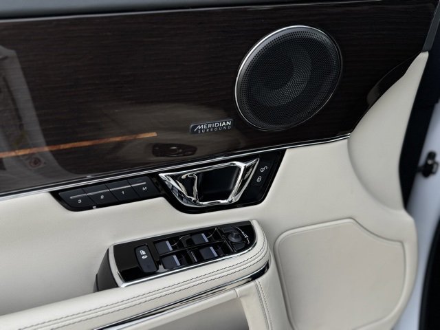 Used 2019 Jaguar XJ L Supercharged image 14