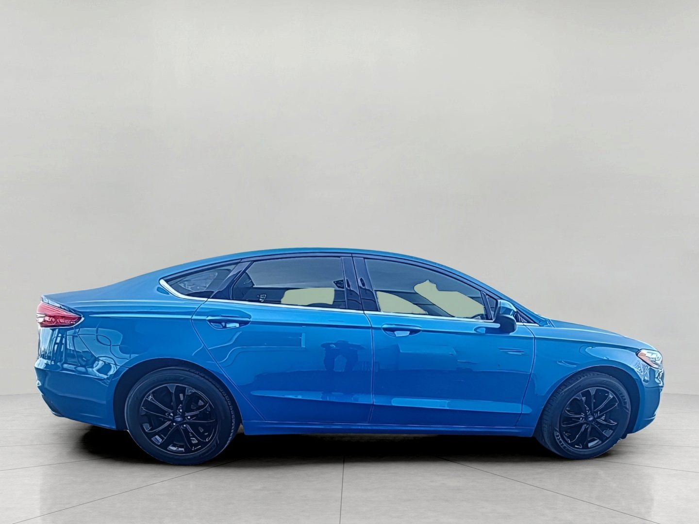Certified 2020 Ford Fusion SE image 5