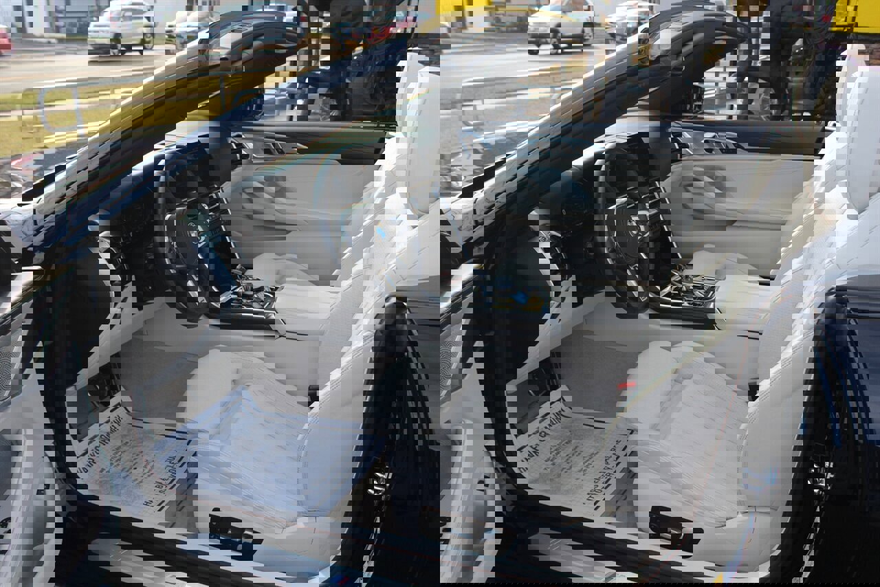 Used 2022 BMW 840i xDrive Convertible w/ Driving Assistance Package image 18