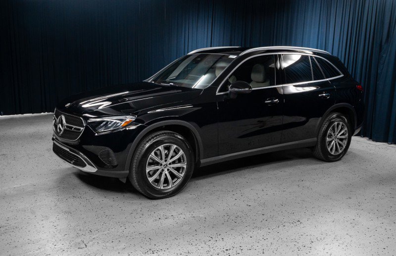 Certified 2026 Mercedes-Benz GLC 300 image 1