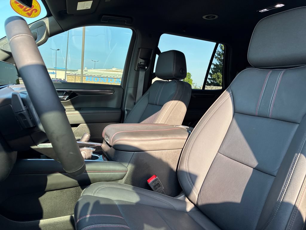 Used 2025 Chevrolet Tahoe RST w/ Comfort Package AWD/4WD image 11