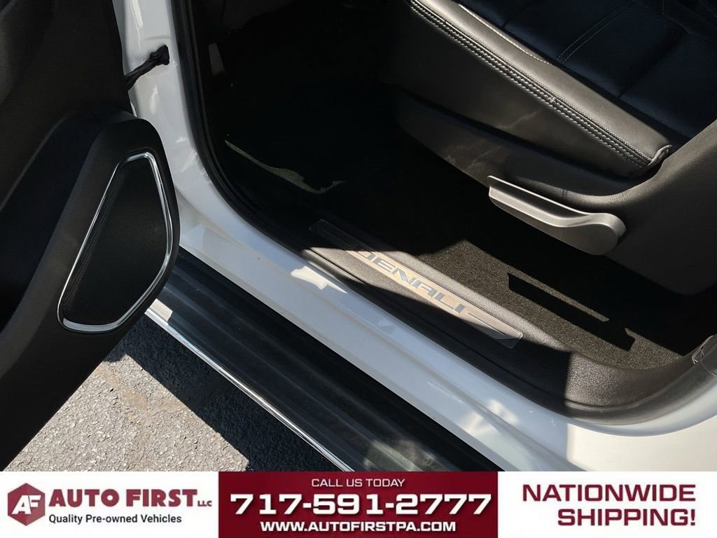 Used 2018 GMC Yukon XL Denali w/ Open Road Package AWD/4WD image 10