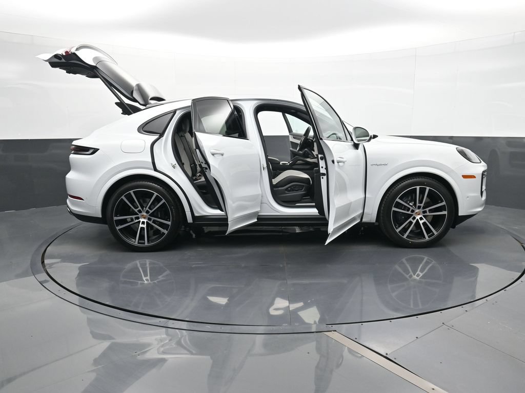 New 2026 Porsche Cayenne E-Hybrid Coupe AWD/4WD image 34