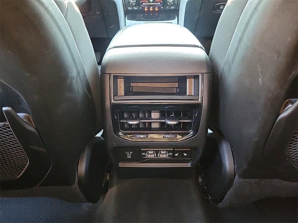 Used 2023 Jeep Grand Cherokee Limited image 10