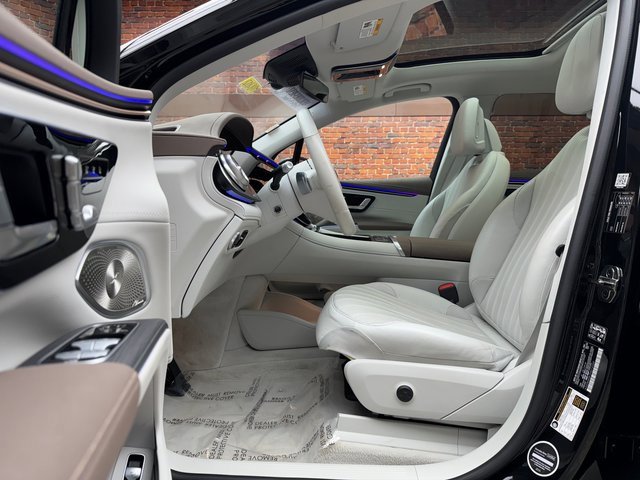 Used 2023 Mercedes-Benz EQS 580 4MATIC SUV image 22