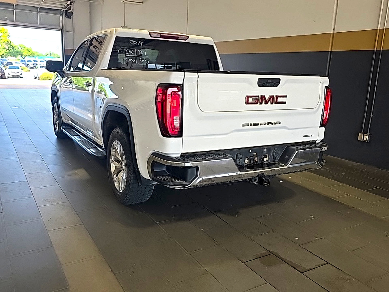 Used 2019 GMC Sierra 1500 SLT RWD image 16