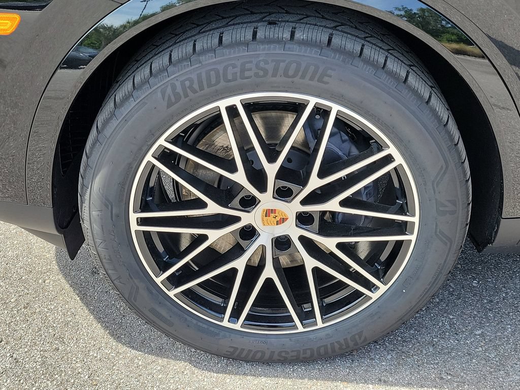 New 2026 Porsche Cayenne AWD/4WD image 12