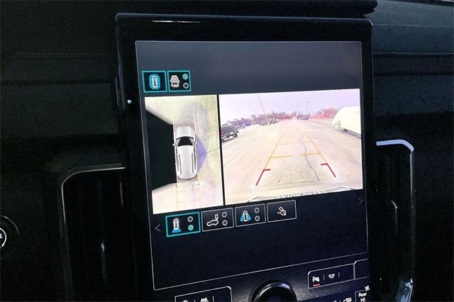 Used 2025 GMC Acadia Elevation image 14