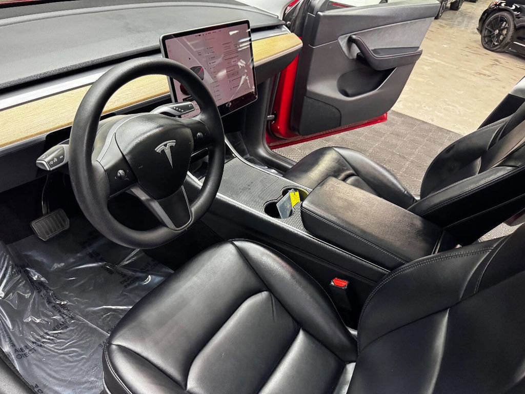 Used 2021 Tesla Model Y Long Range image 32