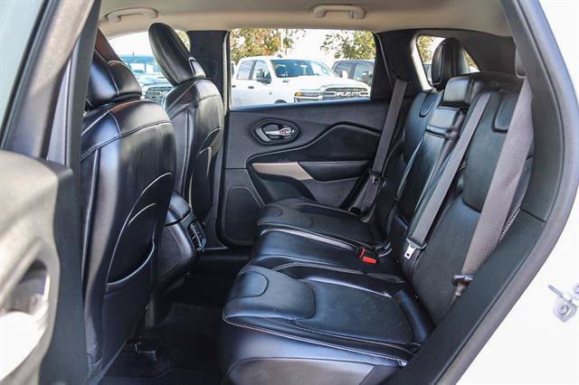 Used 2017 Jeep Cherokee Limited w/ Luxury Group image 18