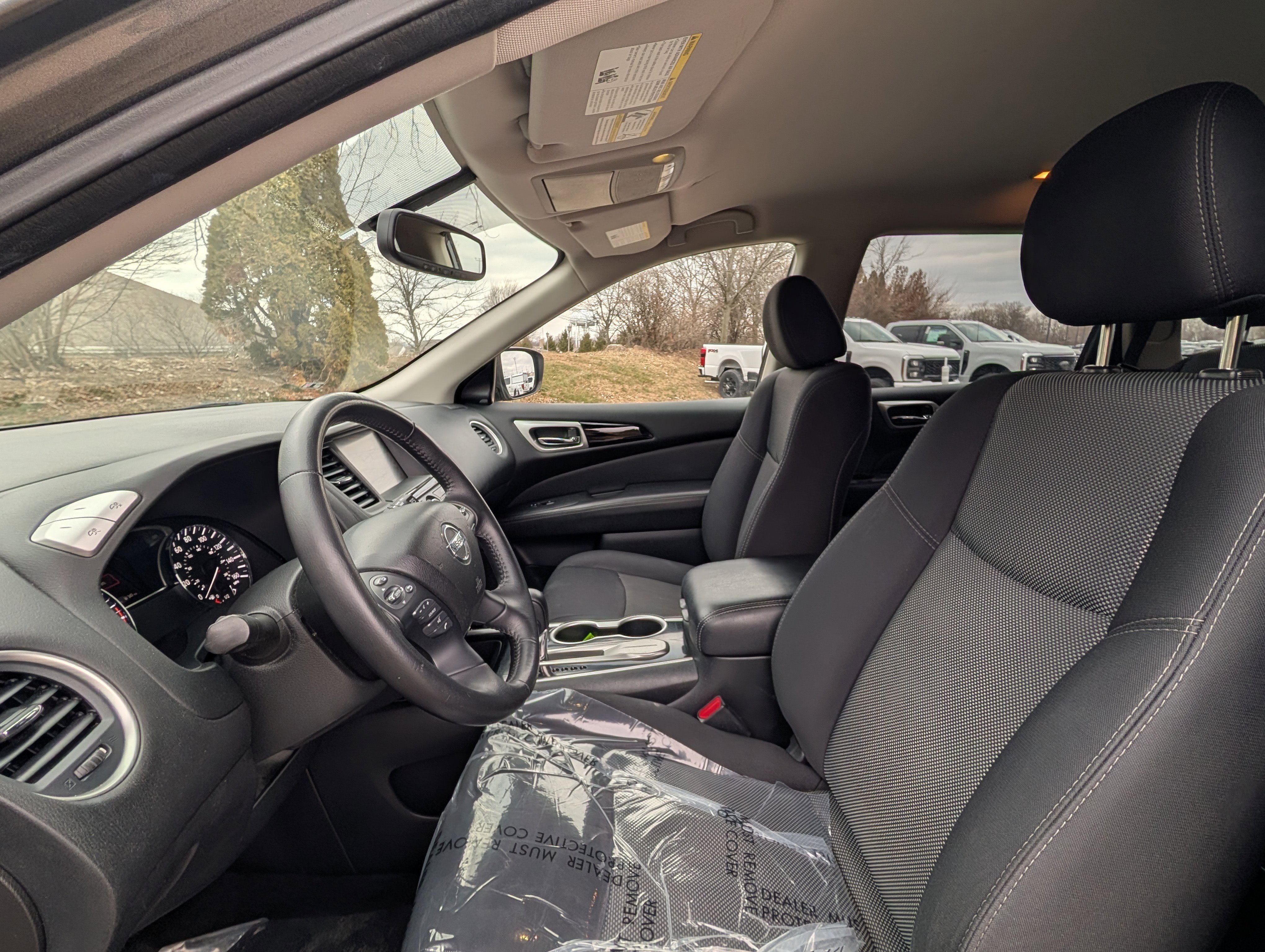 Used 2019 Nissan Pathfinder SV image 10