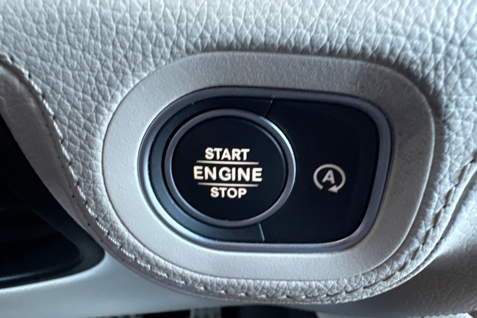 Used 2025 Mercedes-Benz GLS 450 4MATIC image 24