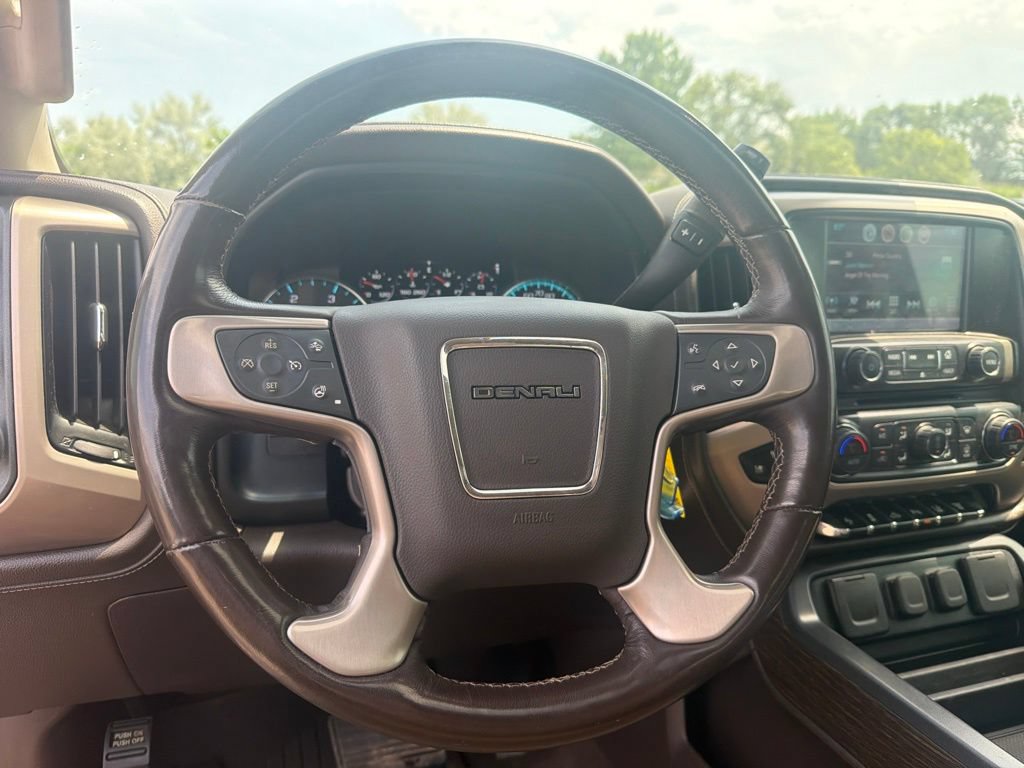 Used 2019 GMC Sierra 2500 Denali w/ Duramax Plus Package AWD/4WD image 9