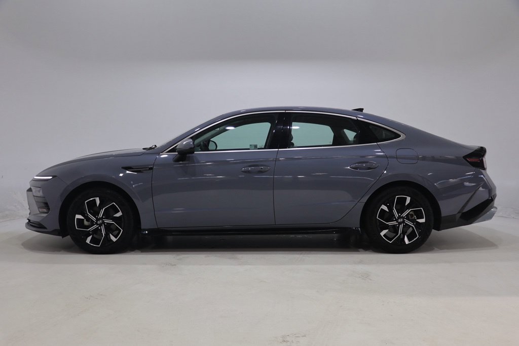 Used 2025 Hyundai Sonata SEL FWD image 4