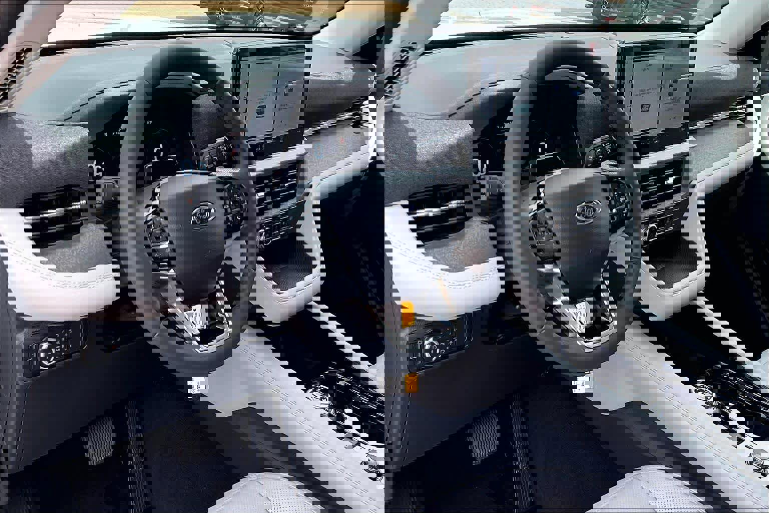 New 2026 Ford Explorer Platinum image 8