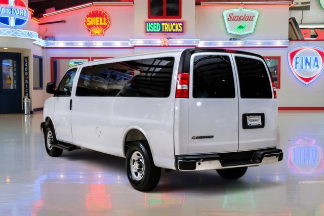 Used 2025 Chevrolet Express 3500 LT w/ LT Preferred Equipment Group RWD image 4