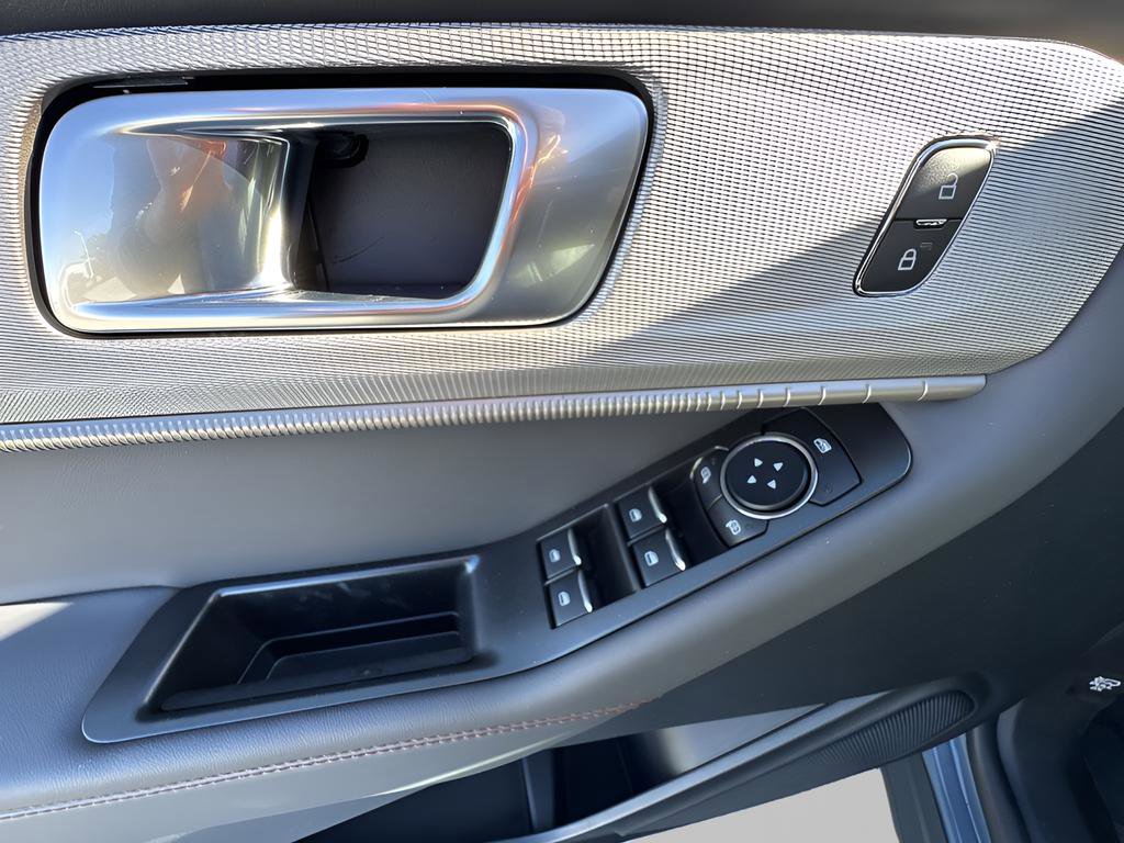 New 2026 Ford Explorer Active w/ Active Comfort Package image 15