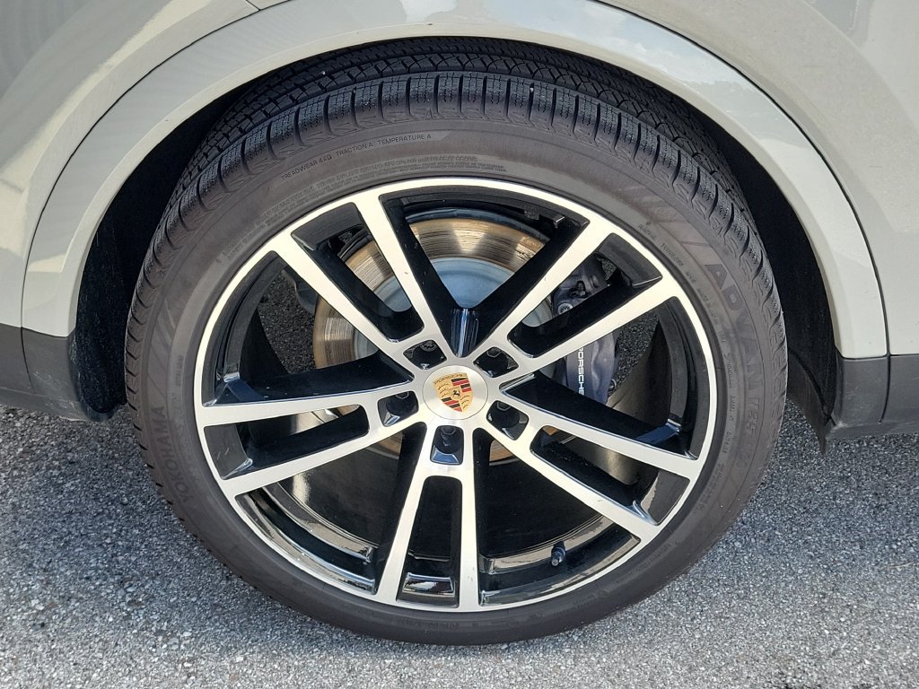 Certified 2026 Porsche Cayenne Coupe AWD/4WD image 14