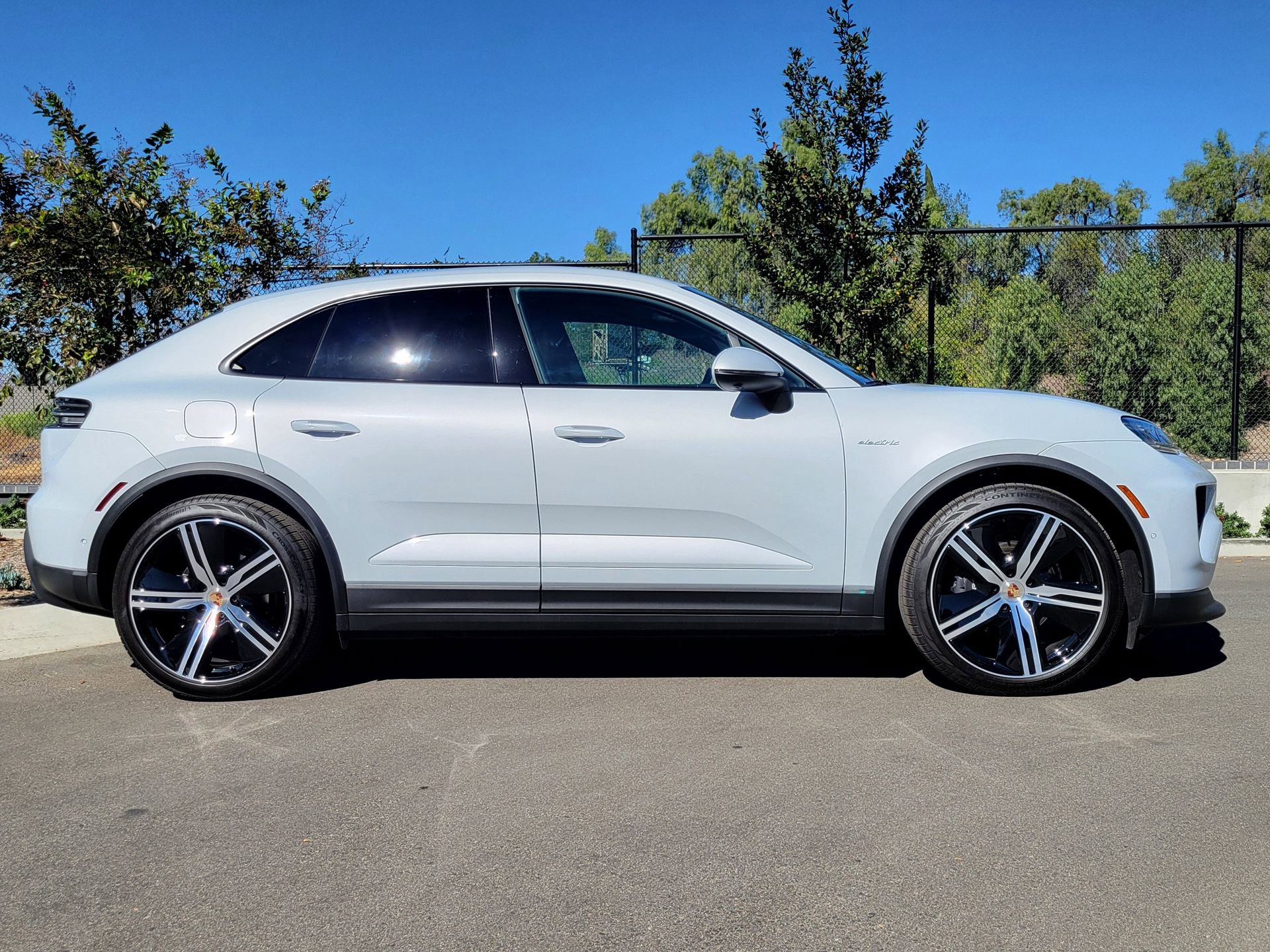 Used 2025 Porsche Macan Electric image 7