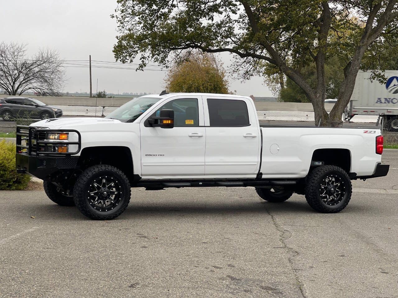 Used 2017 Chevrolet Silverado 2500 LT w/ Z71 Package, Off-Road AWD/4WD image 3
