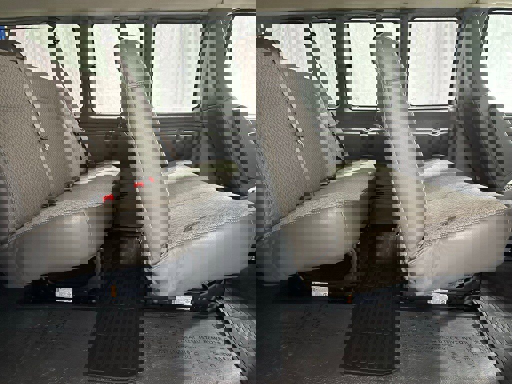 Used 2025 Chevrolet Express 3500 LT w/ LT Preferred Equipment Group image 38