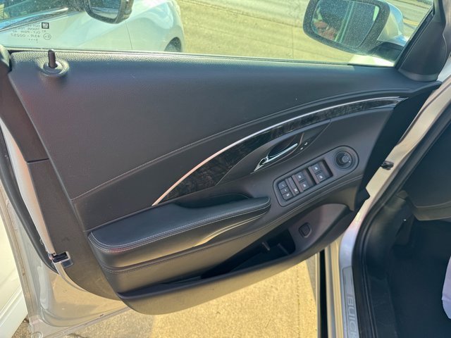Used 2016 Buick LaCrosse Leather image 8