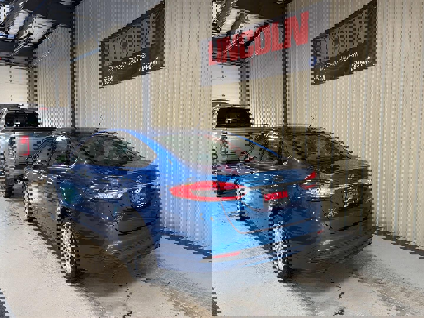 Used 2018 Ford Fusion S image 3