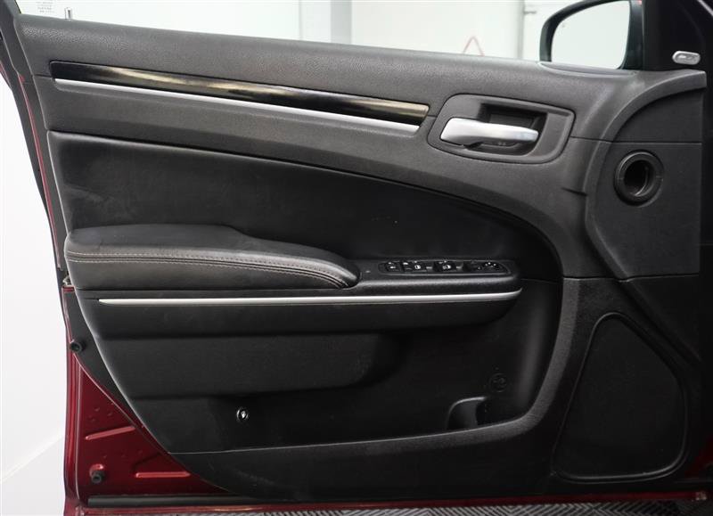 Used 2019 Chrysler 300 S RWD image 21