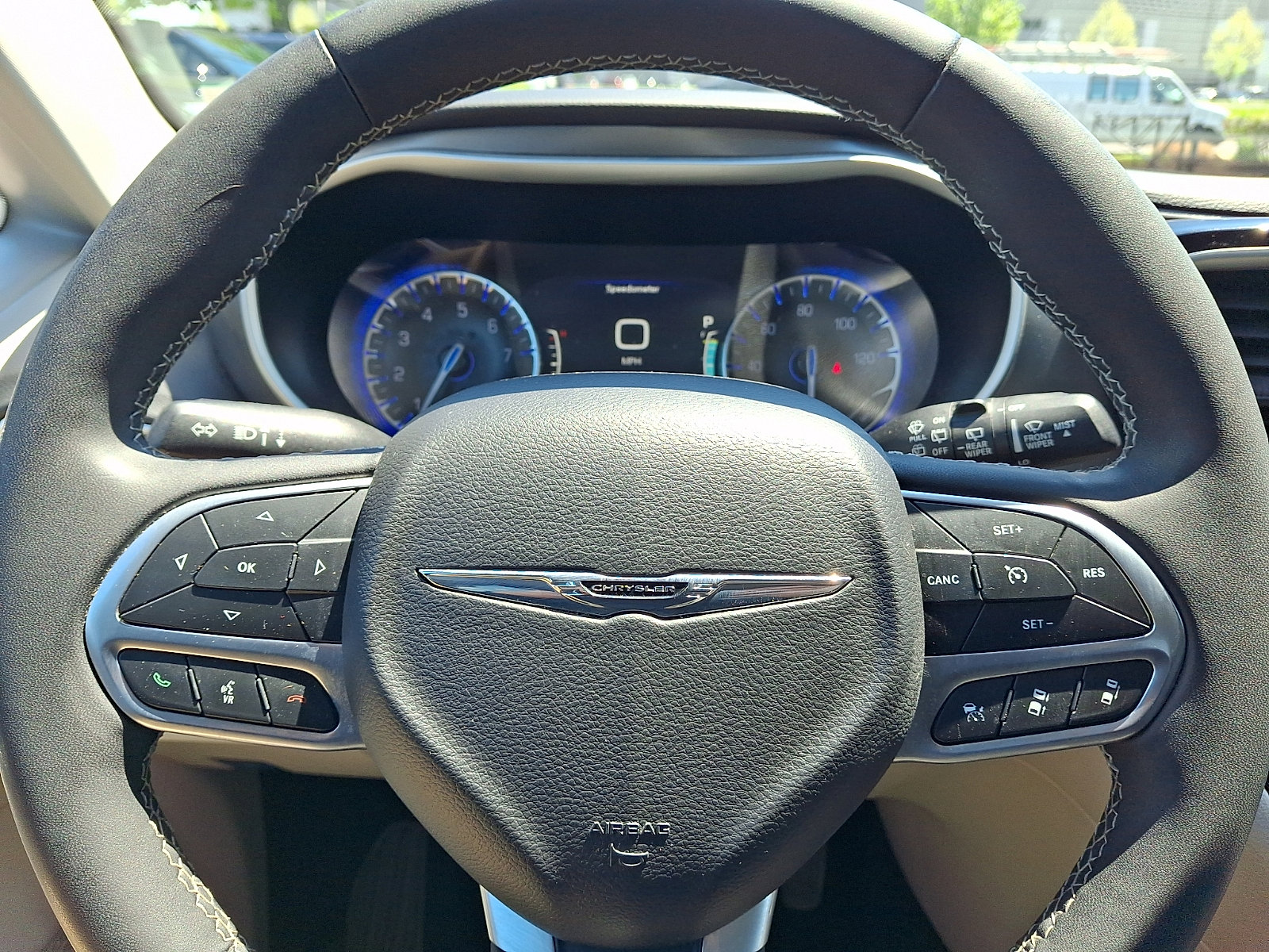 Used 2024 Chrysler Pacifica Touring-L FWD image 18