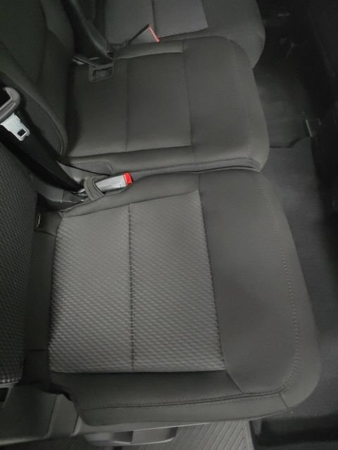 Used 2024 Ford Explorer XLT AWD/4WD image 9