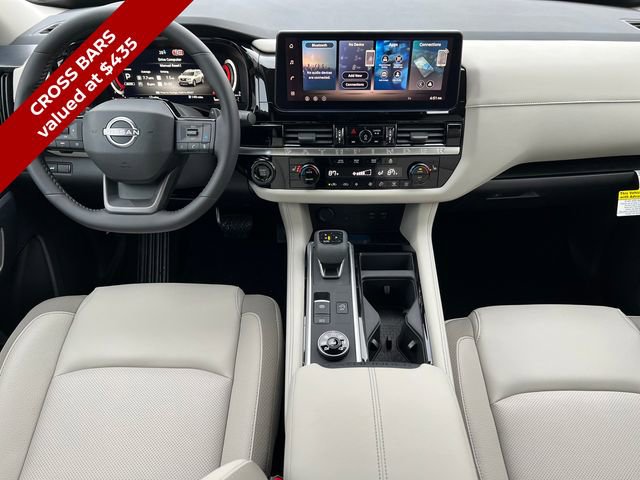 New 2026 Nissan Pathfinder SL image 2