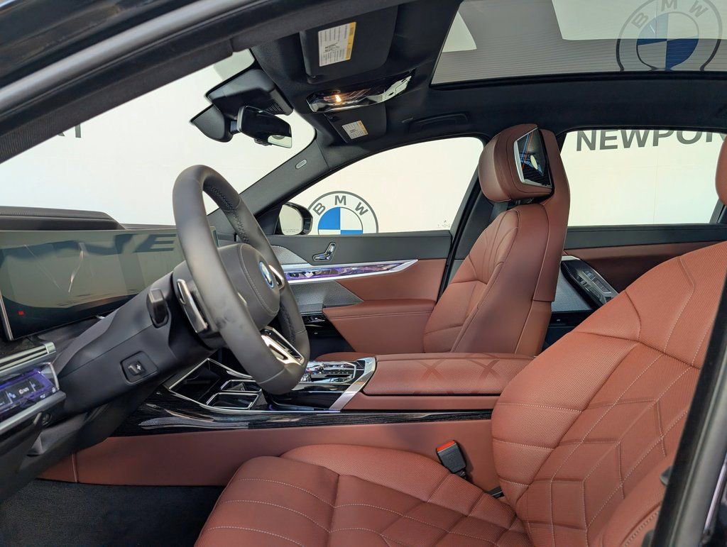 New 2026 BMW i7 xDrive60 w/ Premium Package image 2