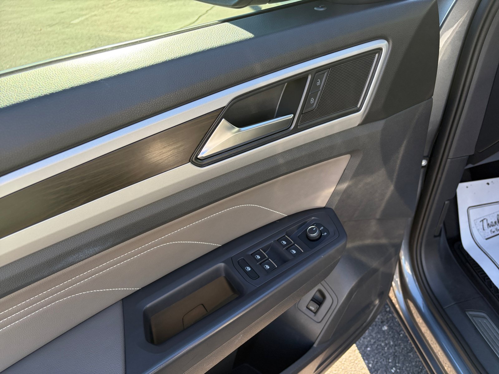 Used 2023 Volkswagen Atlas SE w/ Panoramic Sunroof Package AWD/4WD image 13