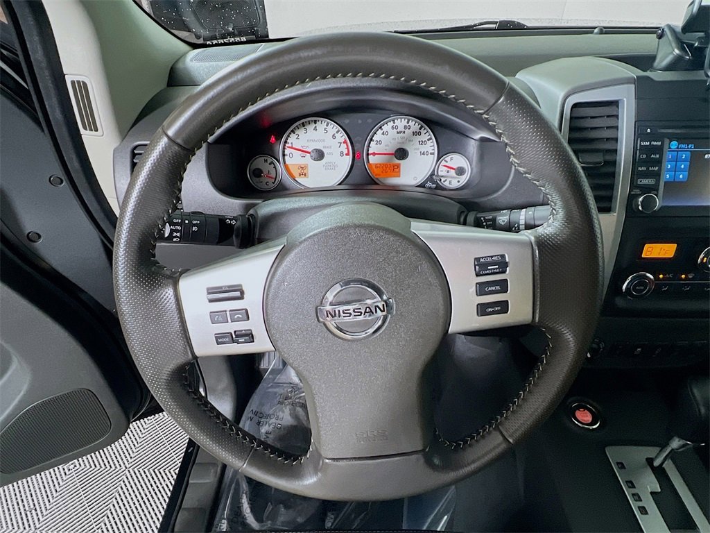 Used 2020 Nissan Frontier PRO-4X image 11