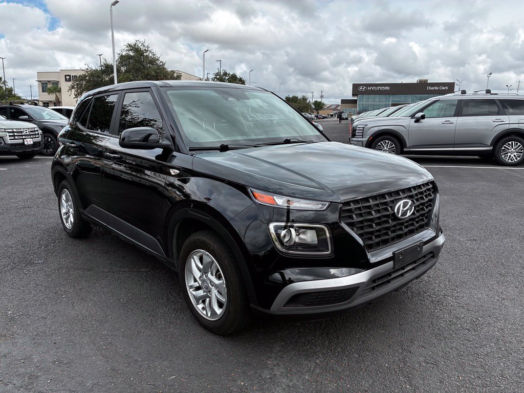 Used 2025 Hyundai Venue SE FWD image 7
