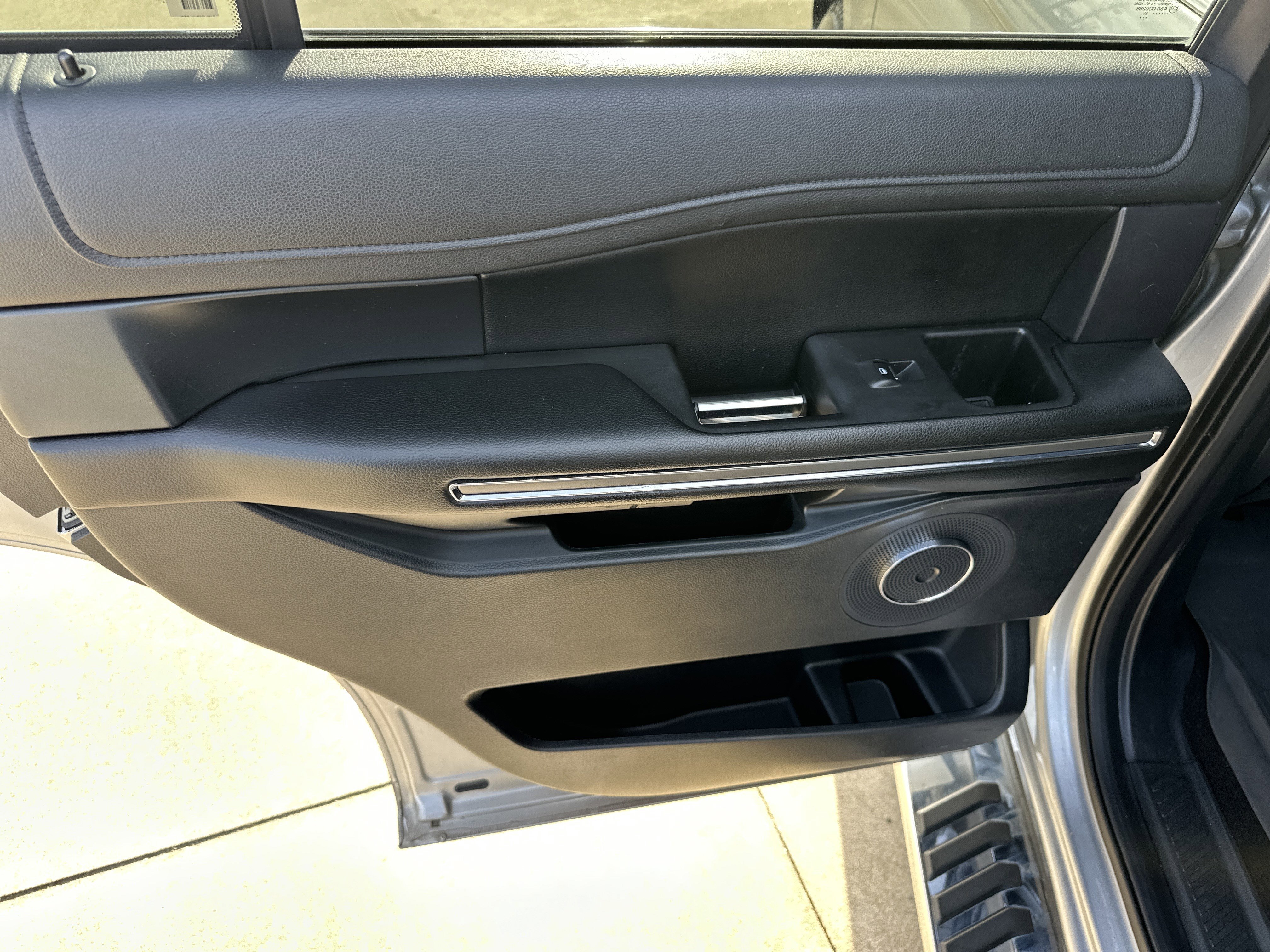 Used 2021 Ford Expedition XLT image 23