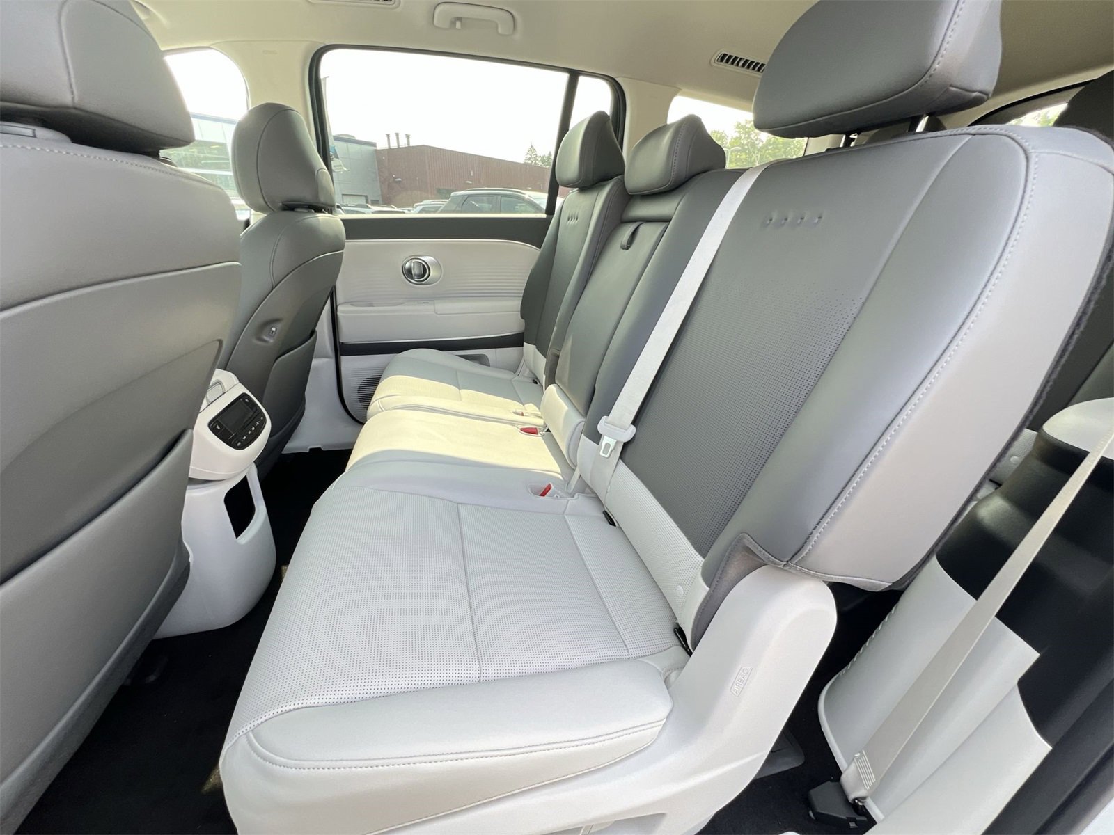 New 2026 Hyundai Ioniq 9 SEL image 14