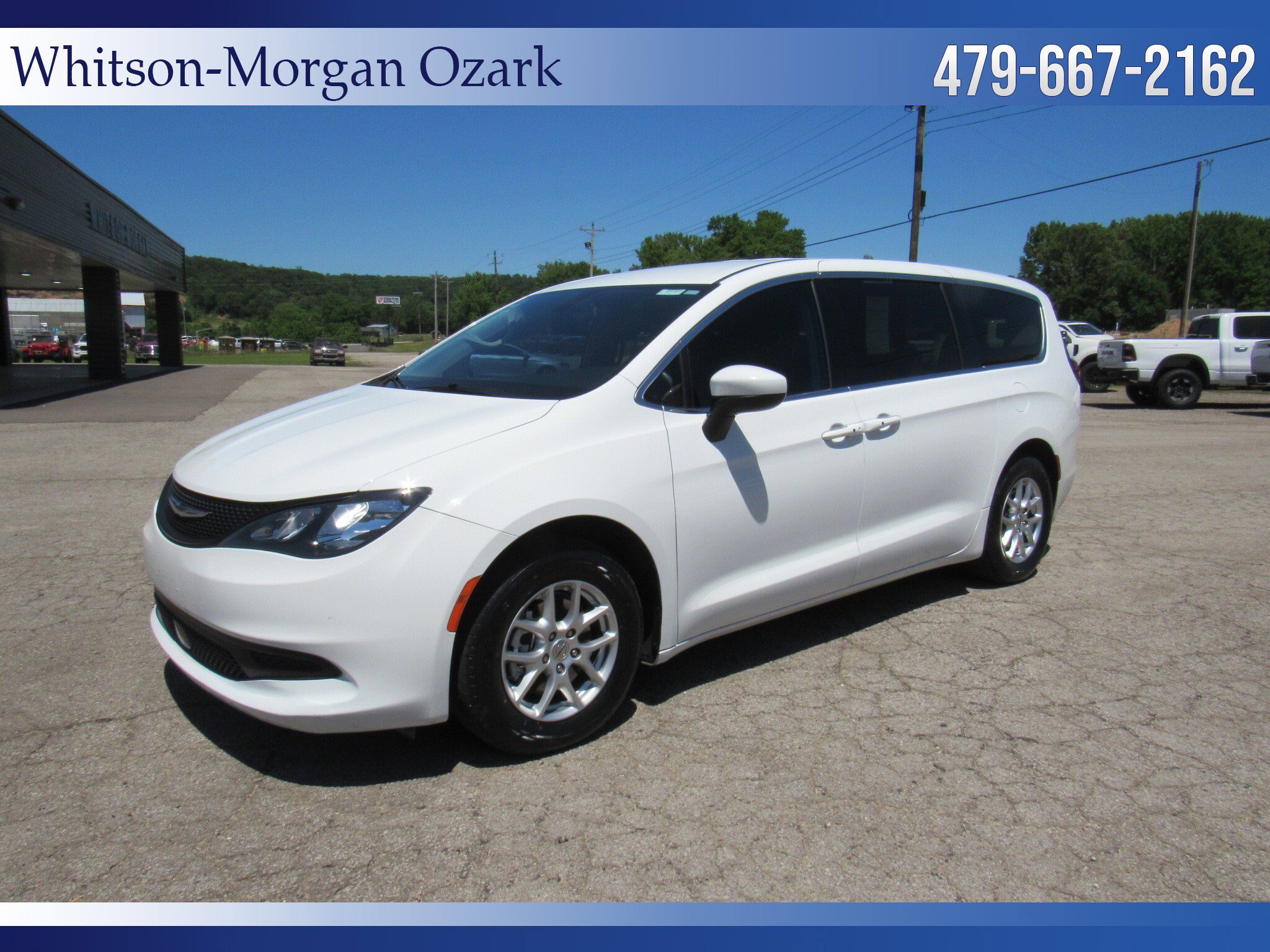 Used 2022 Chrysler Voyager LX FWD image 4
