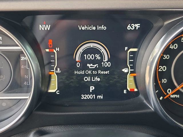 Certified 2023 Jeep Gladiator Willys AWD/4WD image 17