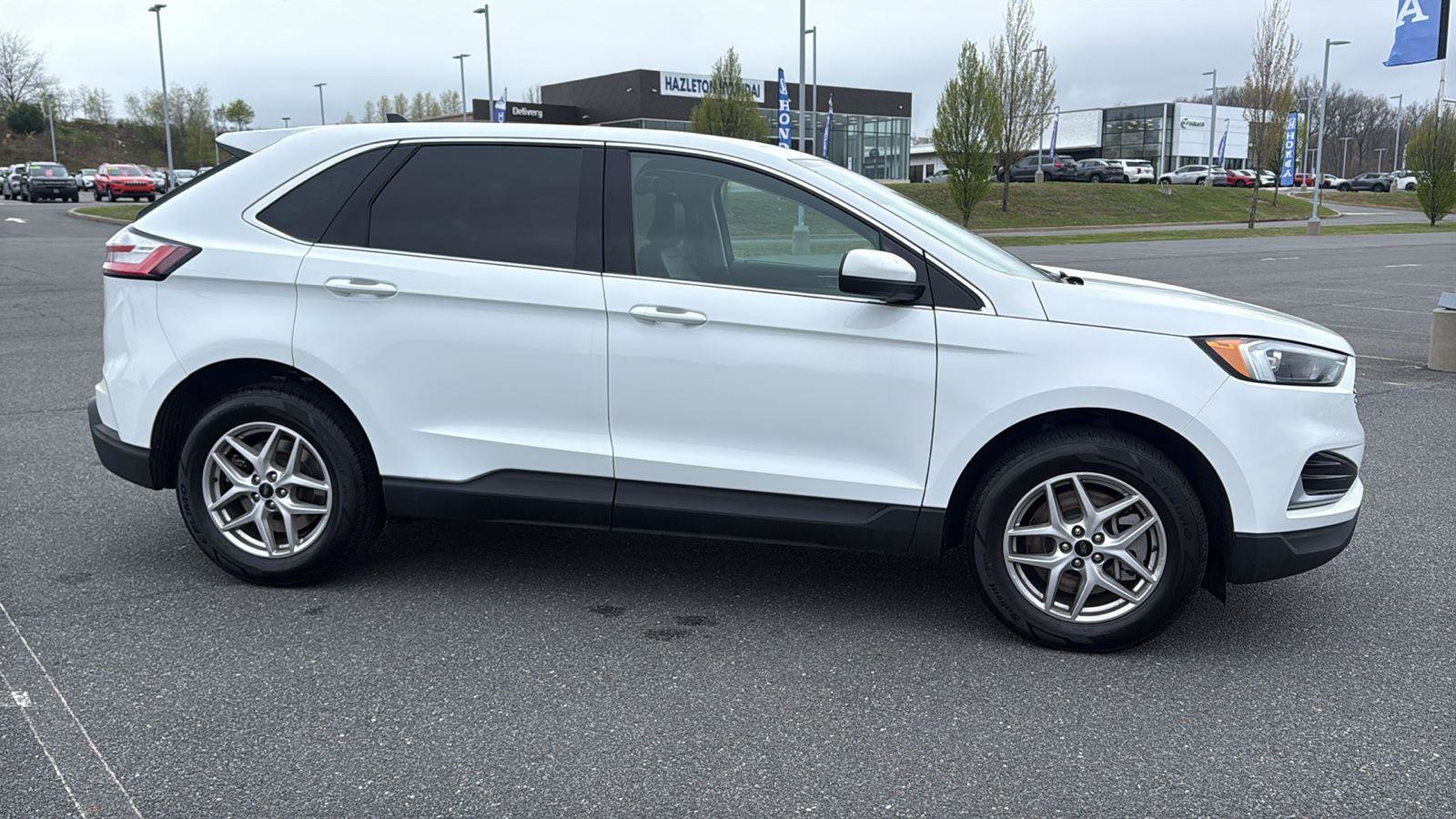 Used 2024 Ford Edge SEL AWD/4WD image 3