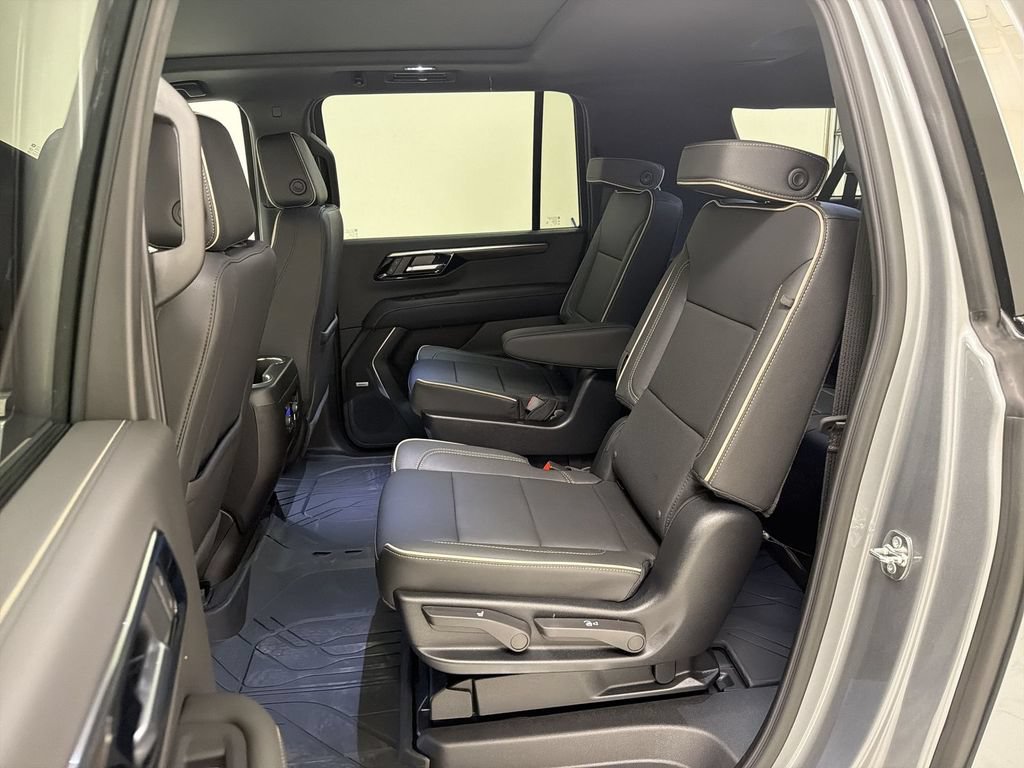 New 2026 Chevrolet Suburban Premier w/ Sun And Tow Package AWD/4WD image 26