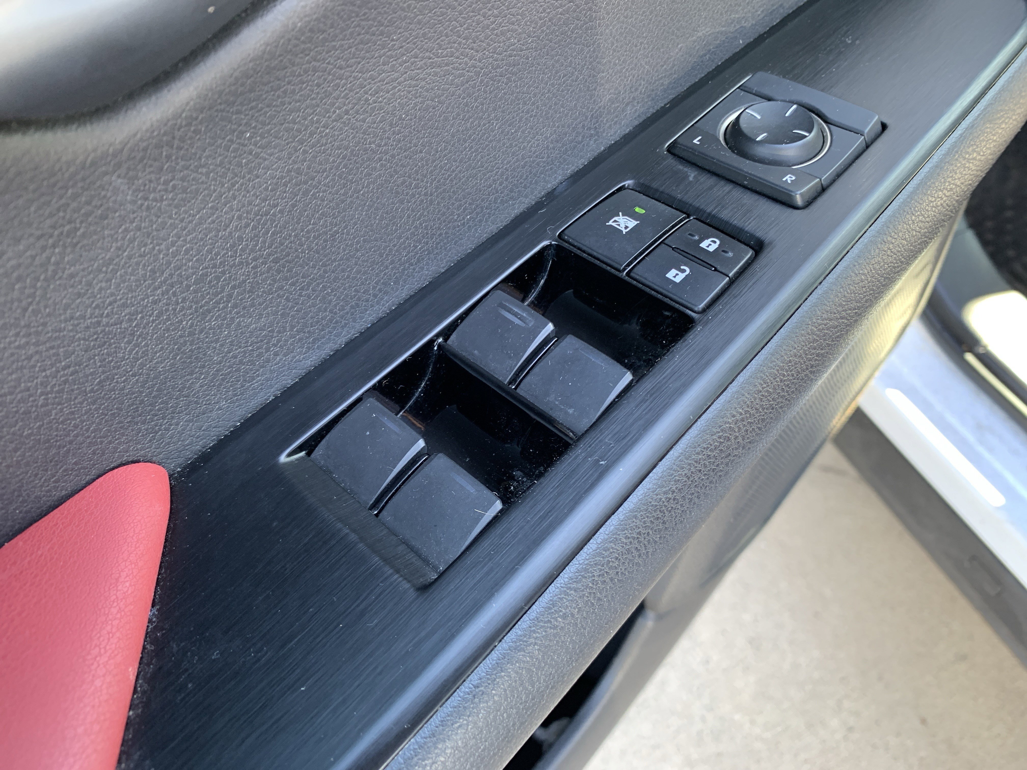 Certified 2020 Lexus UX 250h F Sport w/ F Sport Premium Package image 15