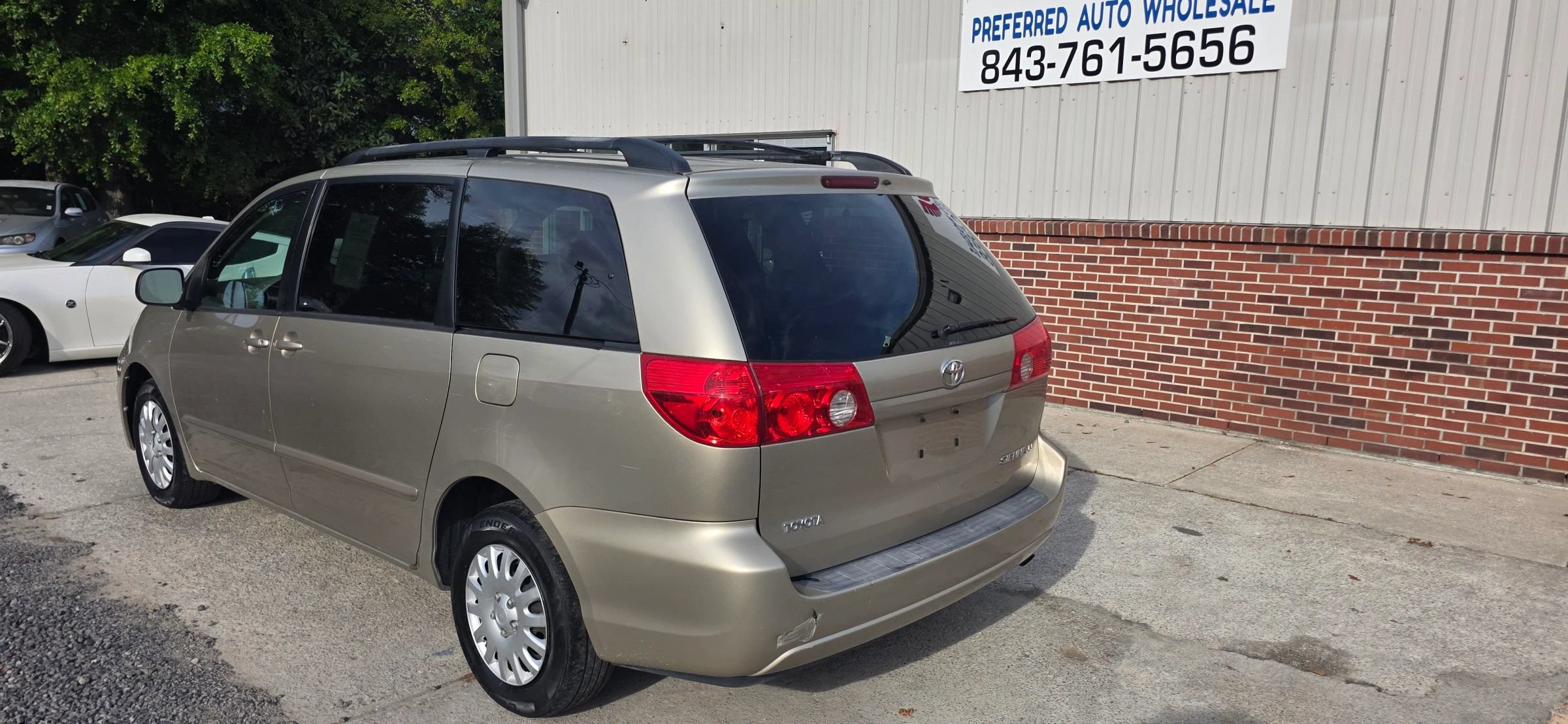 Used 2010 Toyota Sienna CE FWD image 5