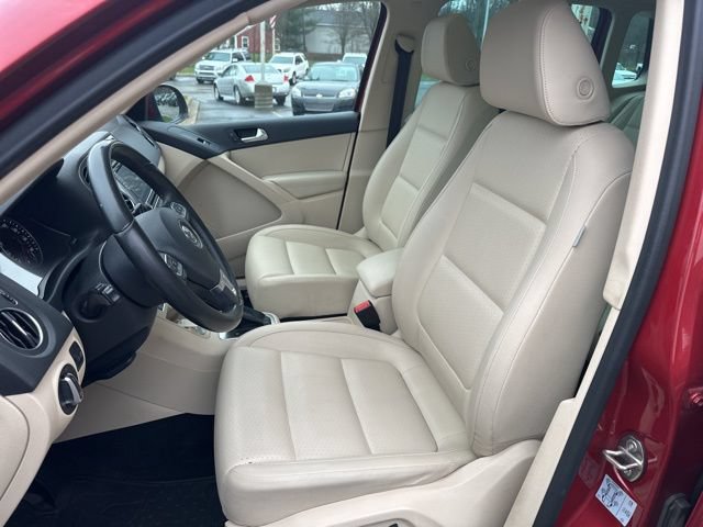 Used 2016 Volkswagen Tiguan SE FWD image 12