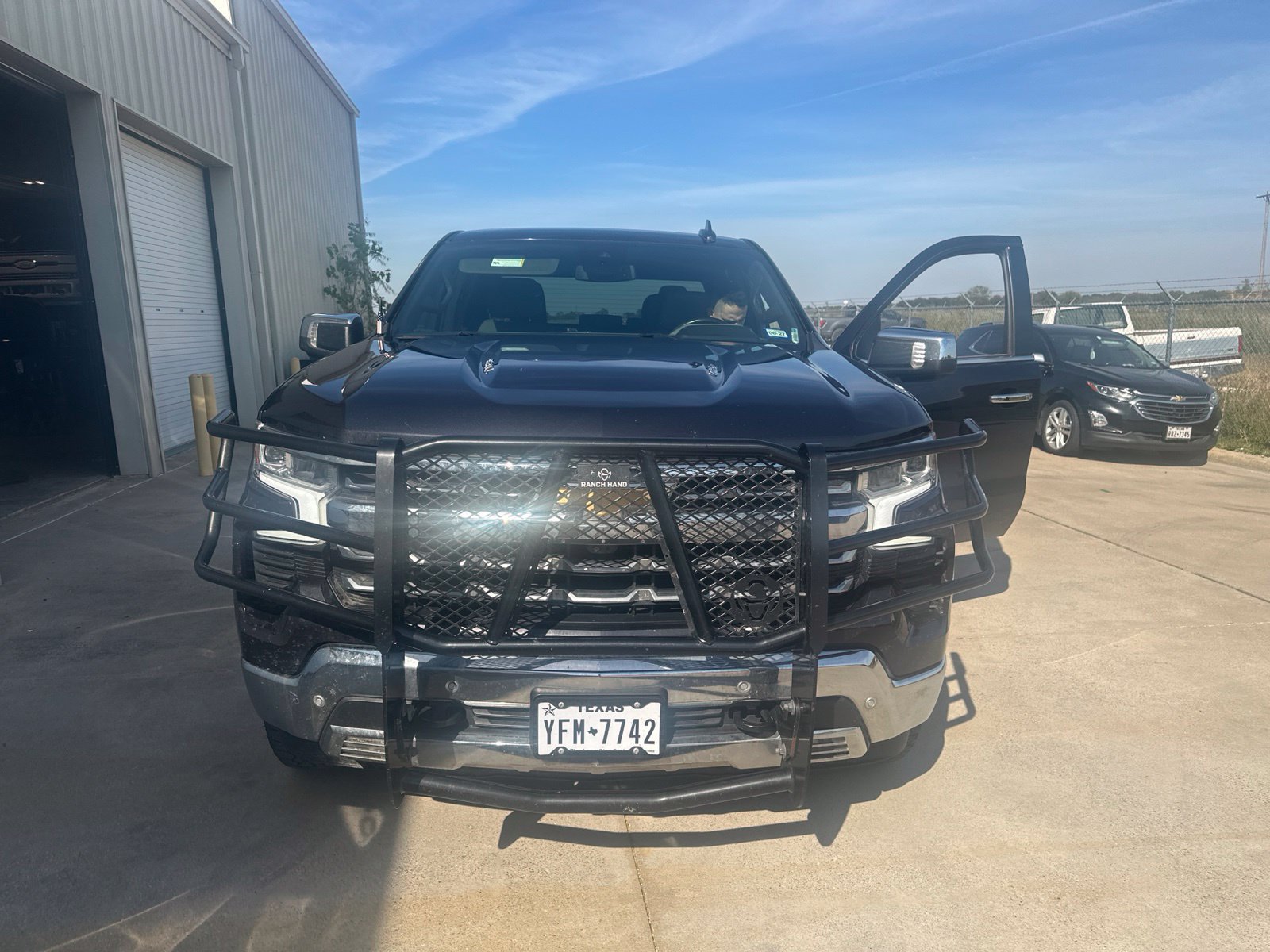 Used 2023 Chevrolet Silverado 1500 LTZ AWD/4WD image 3