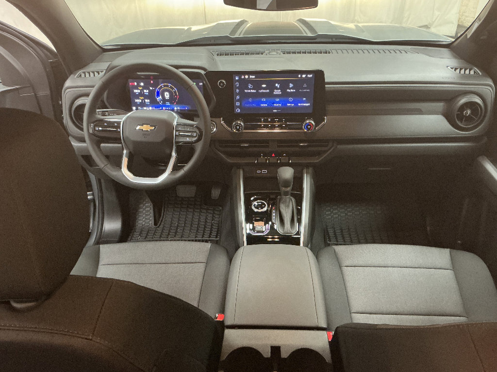 Used 2026 Chevrolet Colorado W/T AWD/4WD image 16
