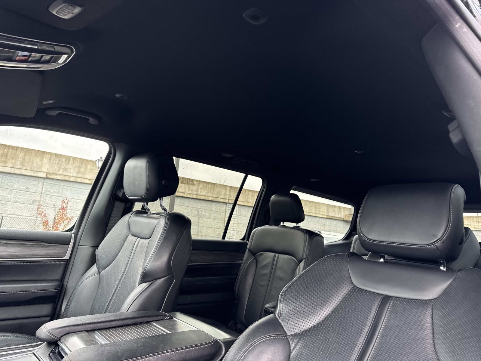 Used 2024 Jeep Wagoneer Series III image 19