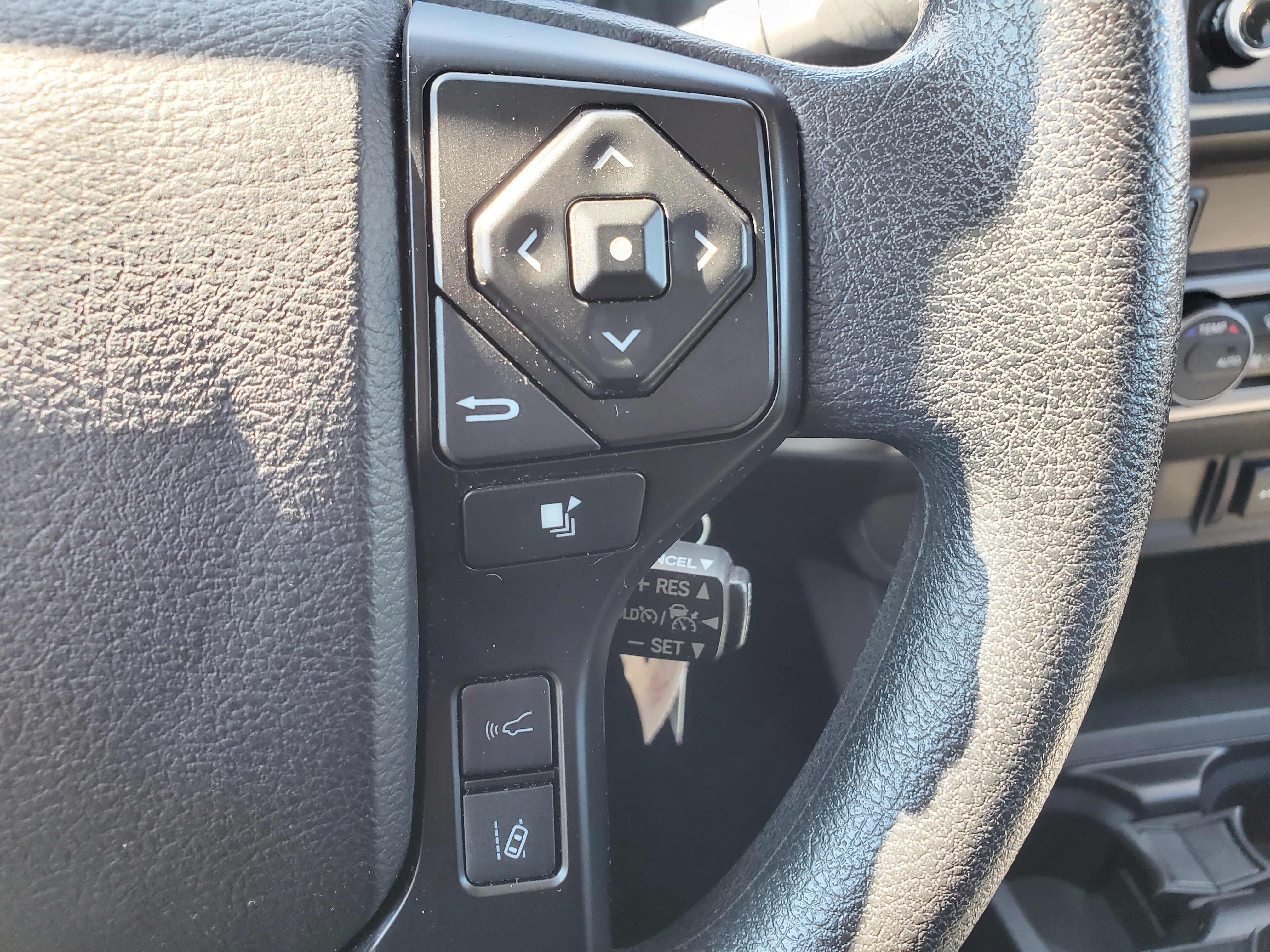 Used 2022 Toyota Tacoma SR AWD/4WD image 14
